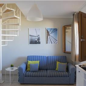 2 bedroom seaside apartments with shared pool, sleeps 4-5